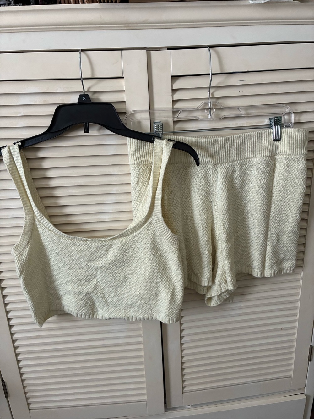 Gilly Hicks pale yellow Cropped sweater Tank & Shorts Lounge Set